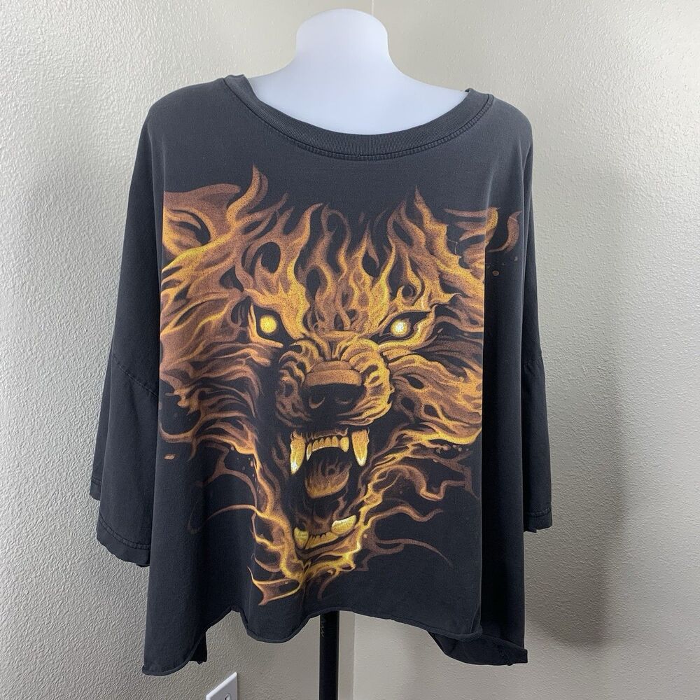 Vtg 2011 Liquid Blue Black Flaming Wolf Graphic S/S T Shirt Men’s Sz ? *Cut